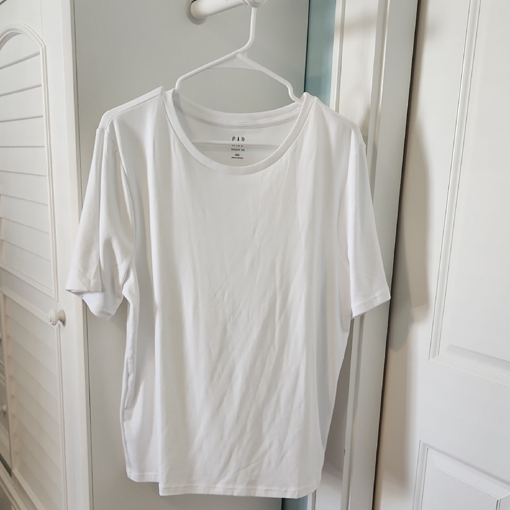 GAP White Short Sleeve Tee